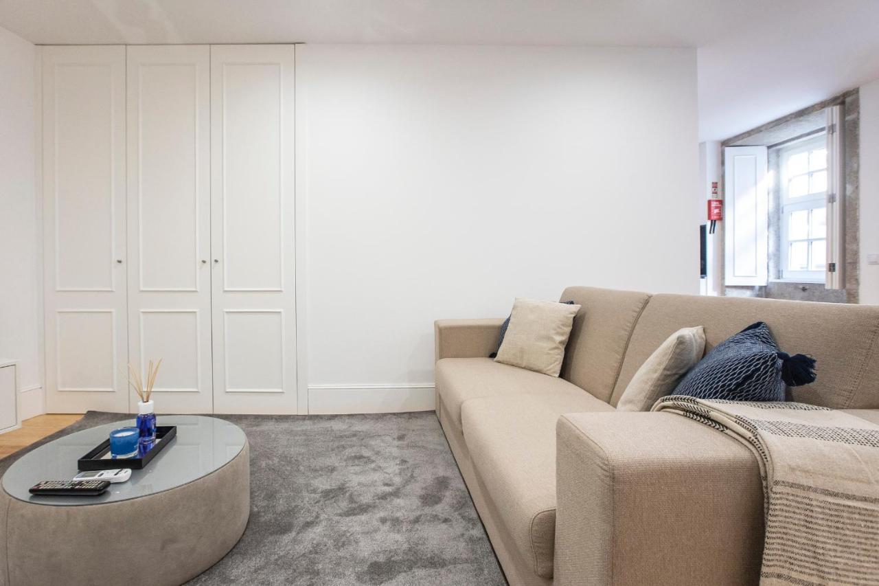 Elegant Downtown 1Br Flat W/ Ac By Lovelystay Porto Bagian luar foto
