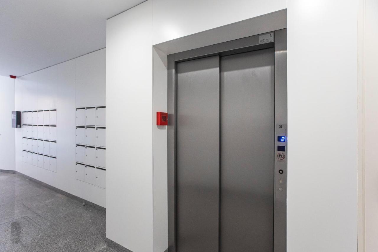 Elegant Downtown 1Br Flat W/ Ac By Lovelystay Porto Bagian luar foto
