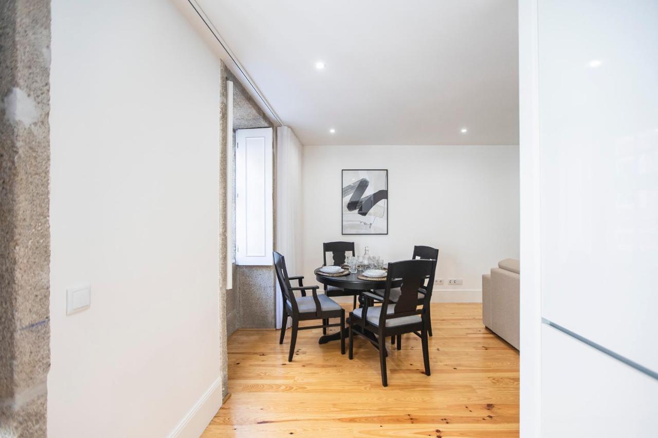 Elegant Downtown 1Br Flat W/ Ac By Lovelystay Porto Bagian luar foto